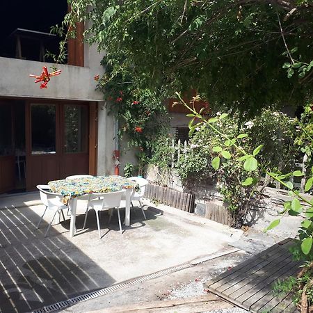 Le Pouvoir Des Fleurs,Jusqu'A 4 Personnes Crots Dış mekan fotoğraf